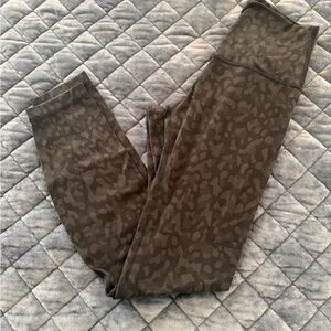Lululemon Camo Print Leggings VGUC